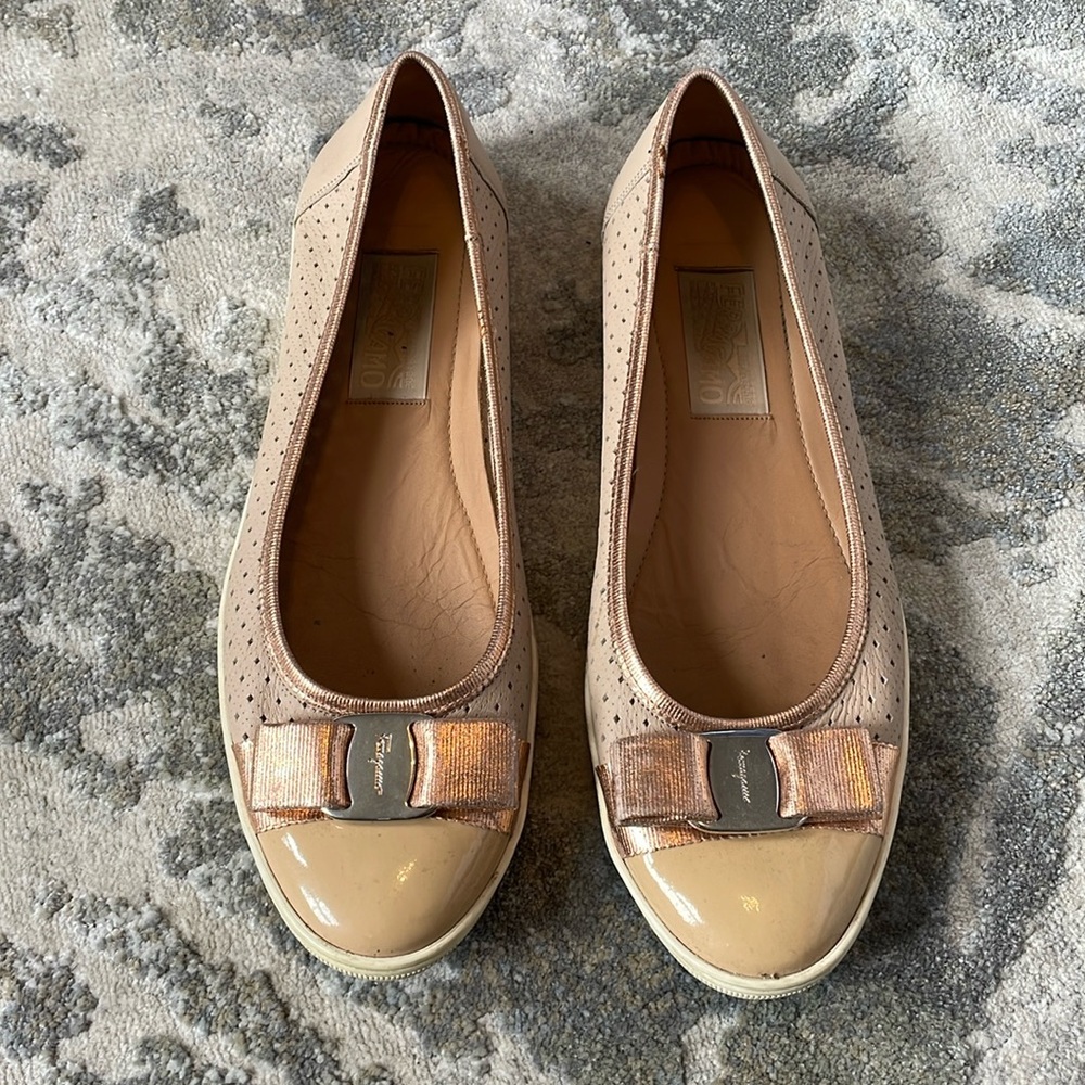Salvatore Ferragamo Beige Bow Flats